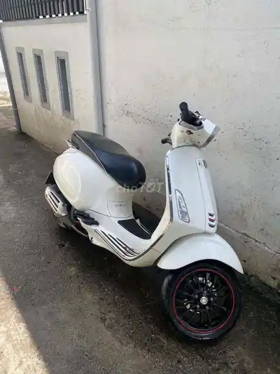 Piaggio Vespa Sprint 125 iGet 2018 белая