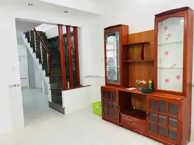 Дом в переулке Ле До, вблизи главной дороги