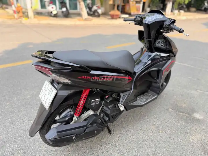 Honda Air Blade 2019 черный матовый госномер 43 один владелец рассрочка