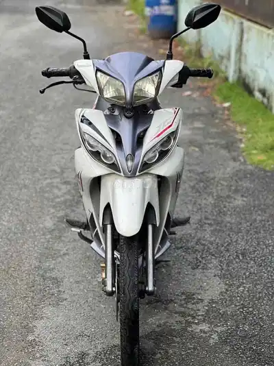 Yamaha Gravita белый, тихий двигатель