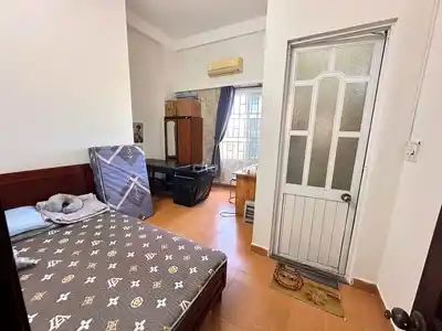 Дом 2 этажа на улице Ми Да Донг, рядом с рынком Бак Ми Ан, 3 спальни