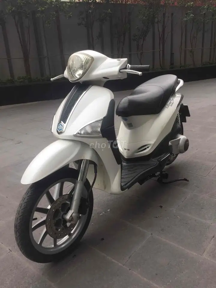 Piaggio Liberty Белый Скутер