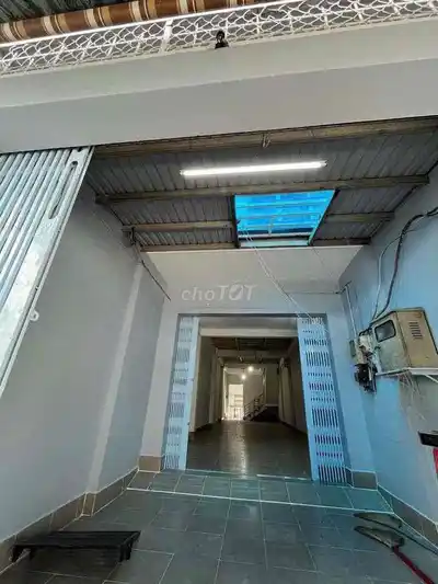 Дом 3 этажа, 4 спальни, 3 санузла, 4м х 22м (88м²), 3 фазы