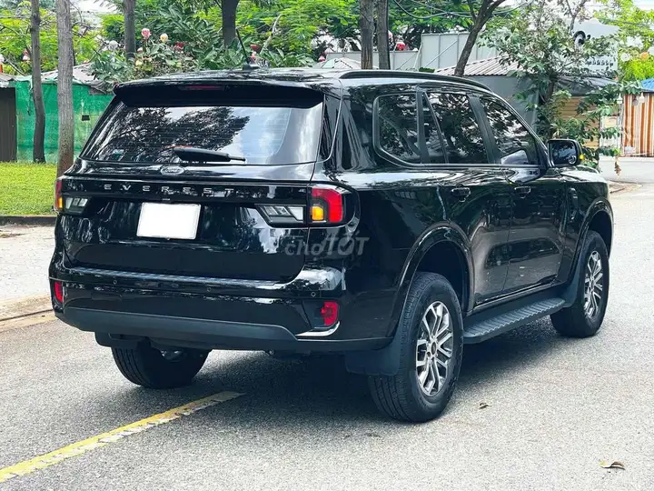Ford Everest Ambient, минимальный пробег, отличное состояние, в наличии в Сайгон Форд