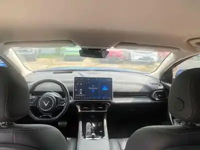 VinFast VF8 Eco 2023 Синий 53000 км