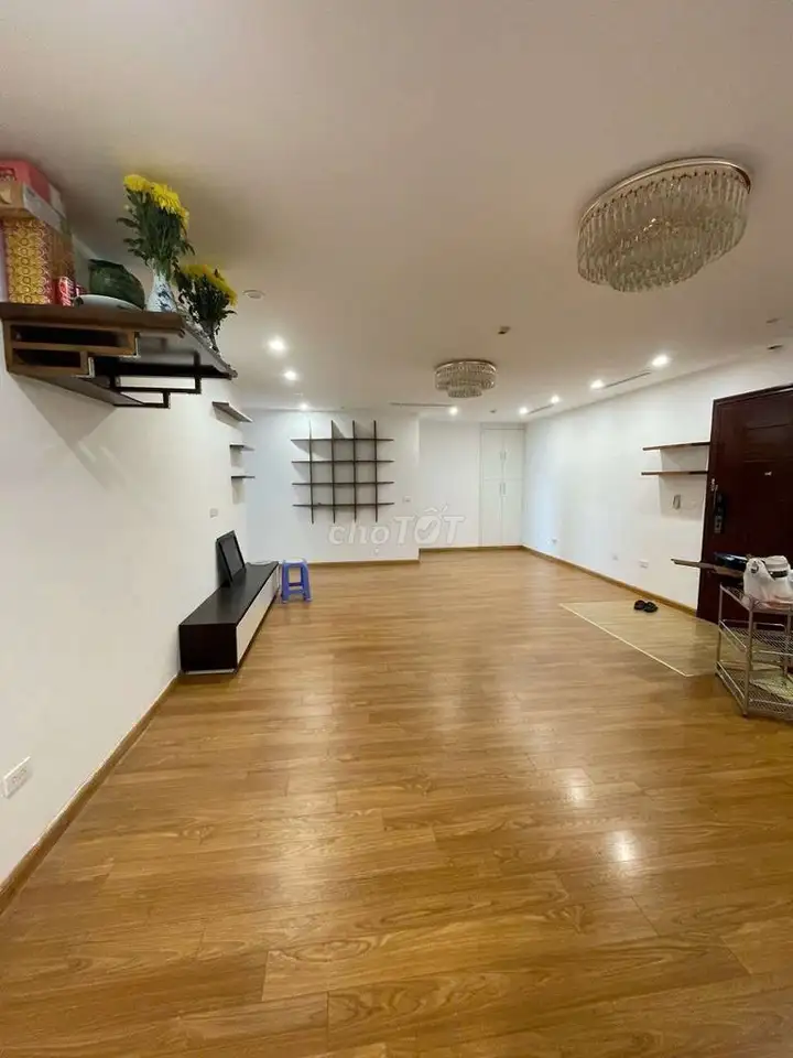 Сдается квартира в Nghĩa Đô, 106 Hoàng Quốc Việt, 130 м², 3 спальни