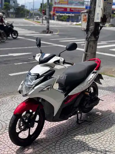 Yamaha Nouvo 6 FI белый, красный
