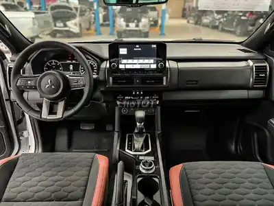 Triton 4x4AT Athlete Черный - Скидка 100 млн, В НАЛИЧИИ