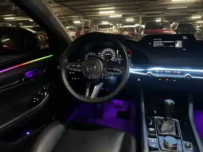 Mazda 3 1.5 Luxury 2023 красный, 40 тыс. км