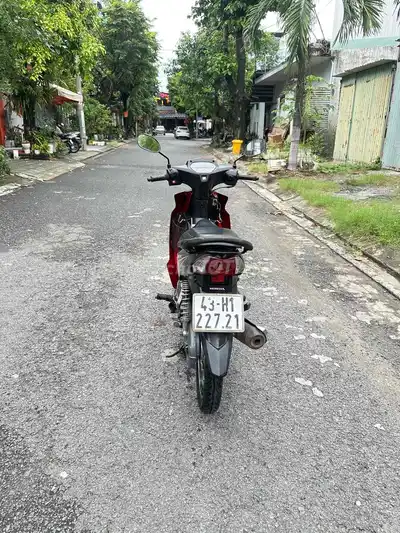 Honda Blade 2018 красный, вьетнамский бензин