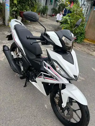 Honda Winner черно-белый, механическая коробка