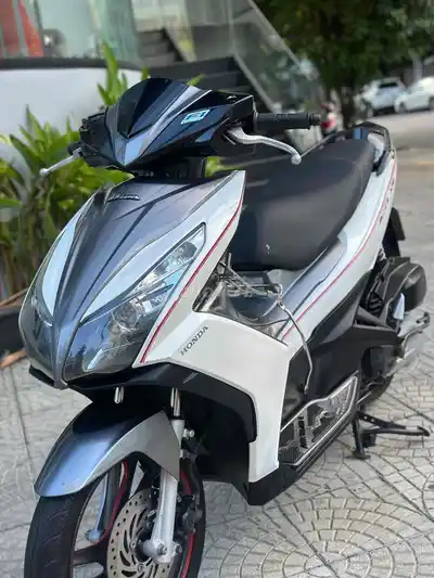 Мотоцикл Honda Air Blade 2014, белый