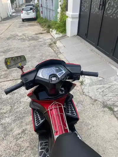Honda Air Blade красно-чёрный 72