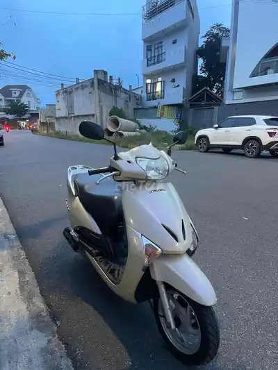 Honda Lead Fi 110 кремово-желтый