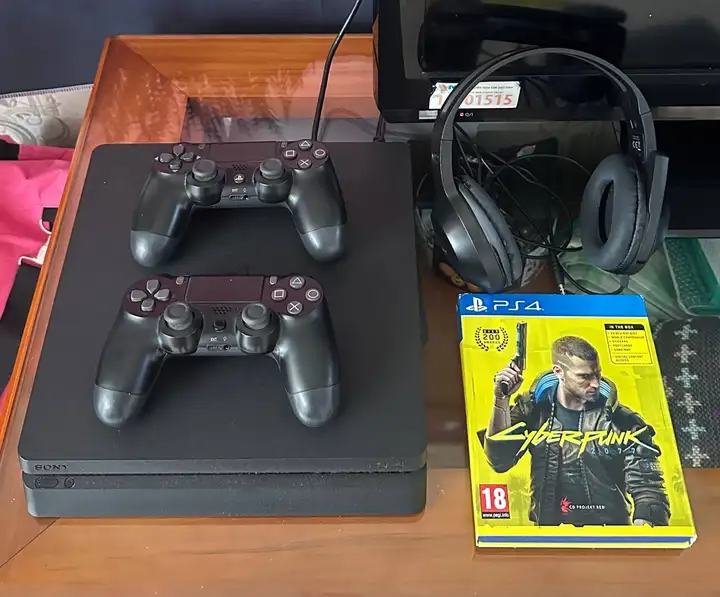 Sony PlayStation 4 slim 1TB
