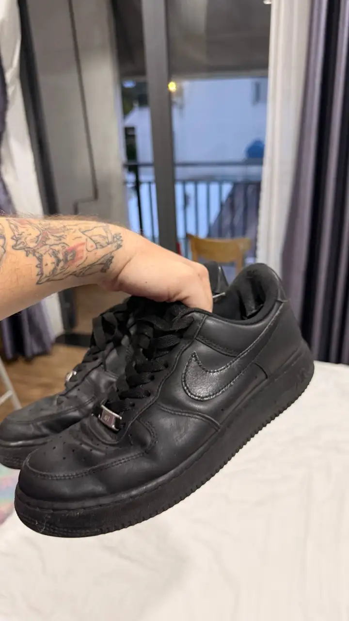 Шоссер California FR96, кроссовки Nike Air Force, штаны Adidas, джинсы, гольф