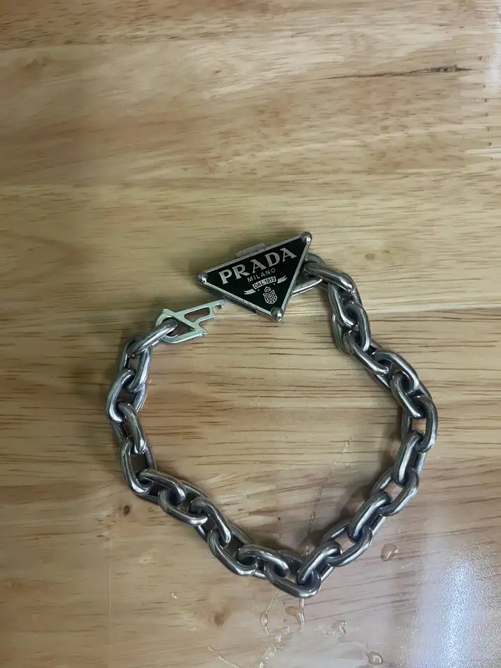 Серебряный браслет PRADA