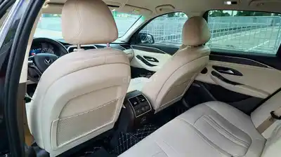 VinFast Lux A 2.0 Premium, черный, 39 000 км
