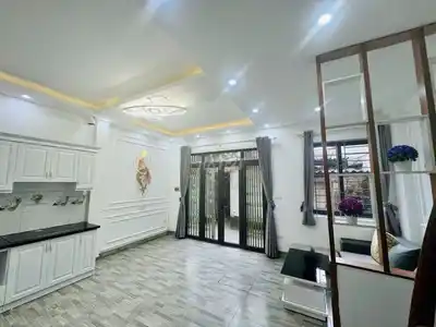 Аренда дома с красивым новым ремонтом, Куанг Чунг, Йен Нгиа