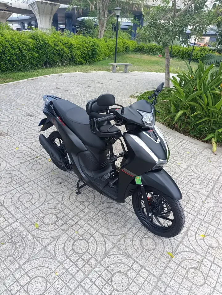 Velia 50