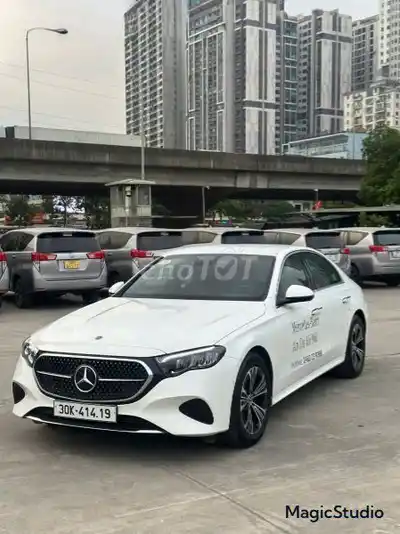 Mercedes-Benz E200 Avantgarde 2025 белый 6.000 км