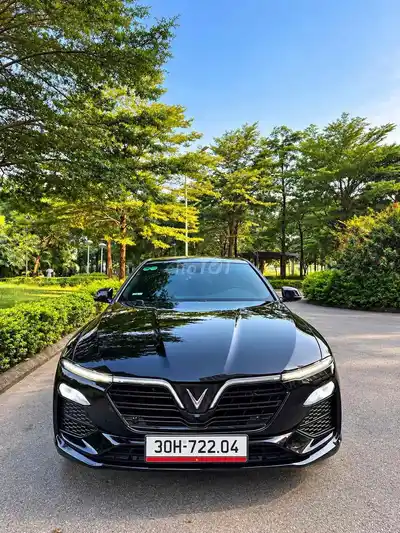 VinFast Lux A2.0 2022 Базовая Черная