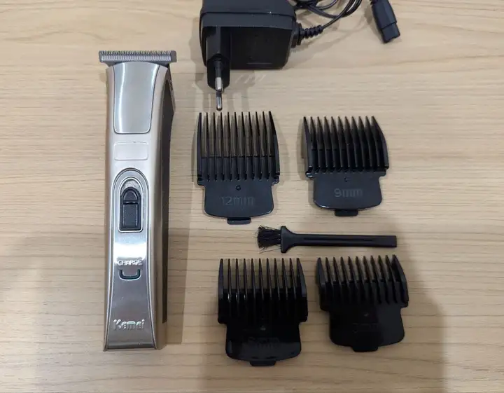 Машинка для стрижки Kemei KM-5017 и триммер 3-в-1 Kemei KM-6630