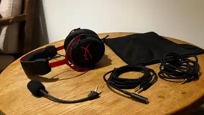 HyperX Cloud Alpha и веб-камеры Logitech