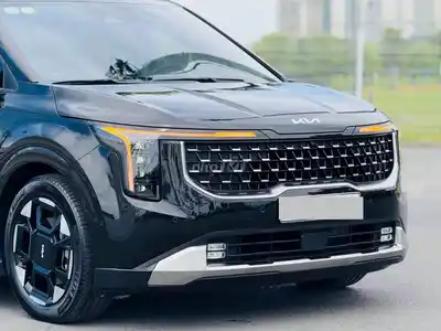 Минивэн Kia Carnival Signature 2024 Черный 9000км