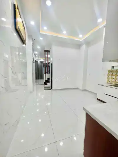 Красивый дом в переулке Фан Ань на границе 6-го района и Тан Фу