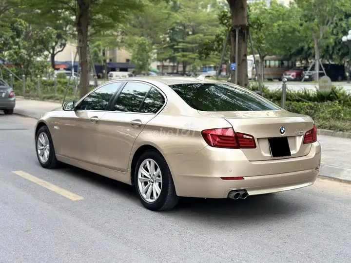 BMW 520i 2012 серо-золотистый, пробег 91 000 км