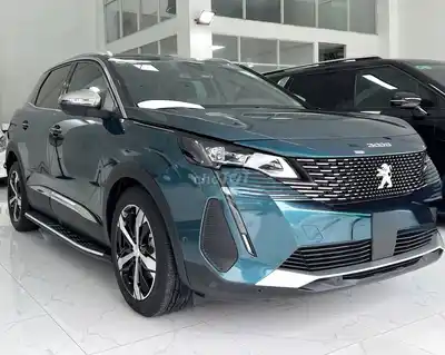Peugeot 3008 Premium 2024 Синий 13 000 км
