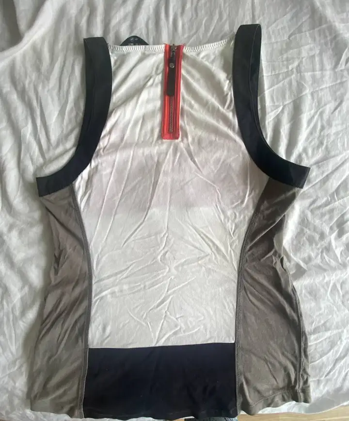 Розовая толстовка J.B4, рубашка Mango, майки Karen Millen, Miss Sixty, футболка Armani Exchange