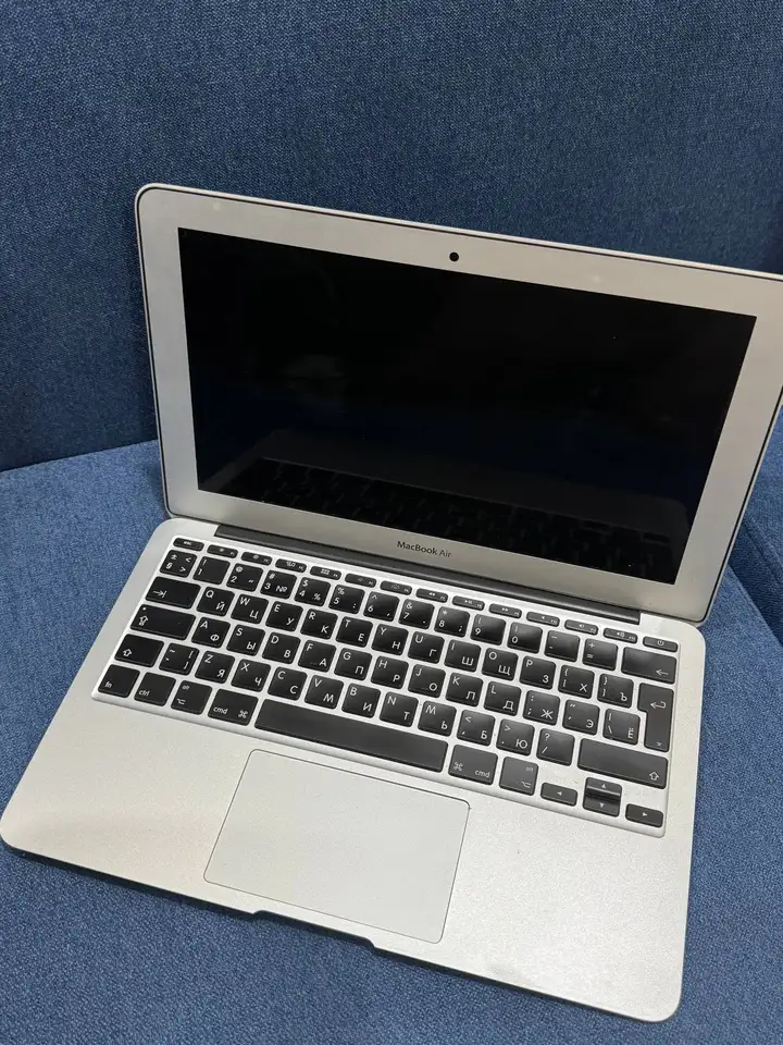 MacBook Air 11" (mid2013)