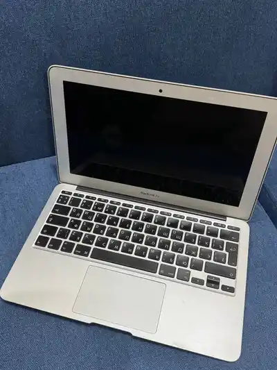MacBook Air 11" (mid2013)