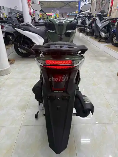 Honda SH 150 2022 2900 км авокадо (зеленый)
