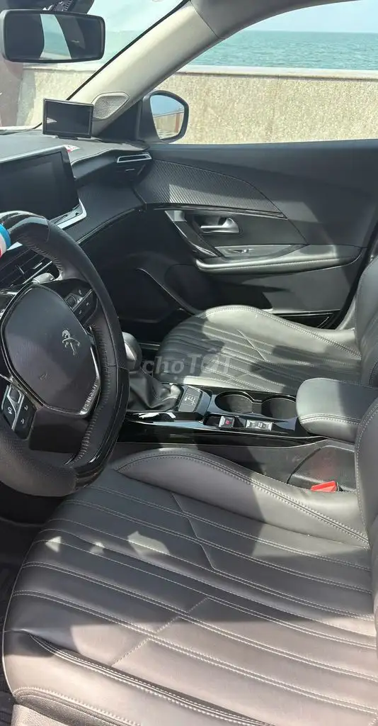 Peugeot 2008 GTline 2021 белый 42000 км