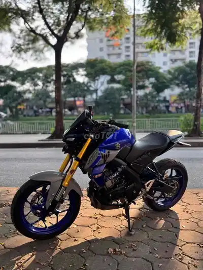 Yamaha MT-15 155cc 7000 км серо-синяя почти новая