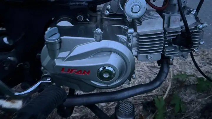 Cafe racer внедорожный мотоцикл 140 кубов