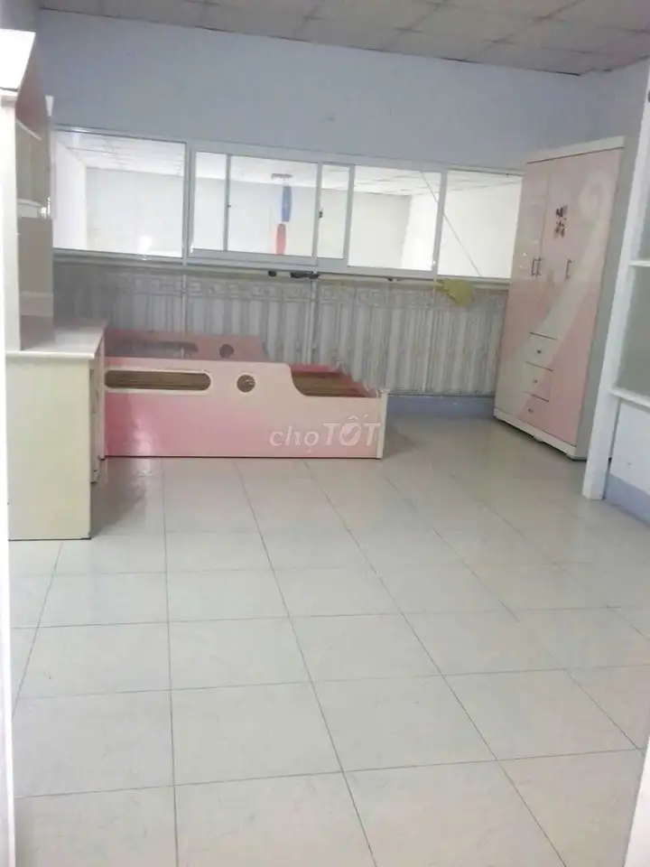 Дом 3 спальни, 2 санузла. Большой двор для парковки. Говап