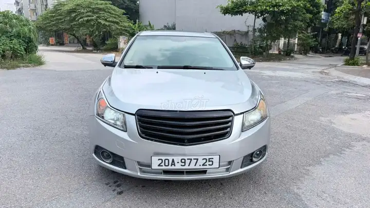 Chevrolet Lacetti 2009 серебристый автомат