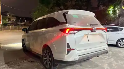 Toyota Veloz Cross 2024 Белый 7 мест
