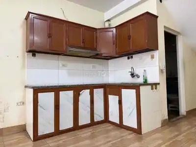 Дом с фасадом на дорогу 24м, хорошая безопасность