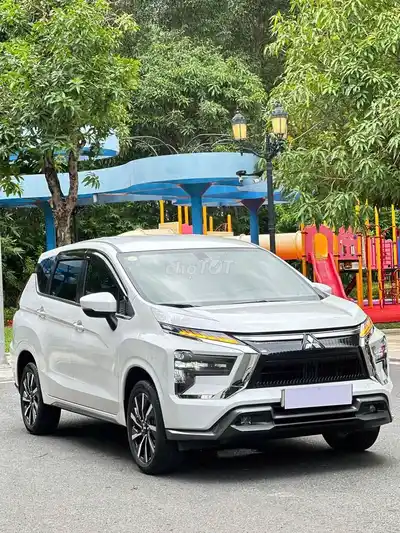 Mitsubishi Xpander 2025 Premium белый, пробег 20 000 км
