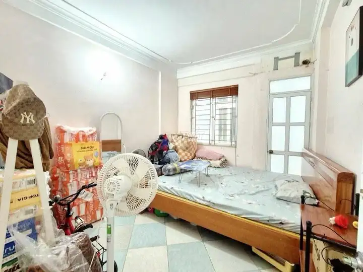 Дом 30м², Динь Конг, Хоангмай, 4.5 этажа, 4 спальни