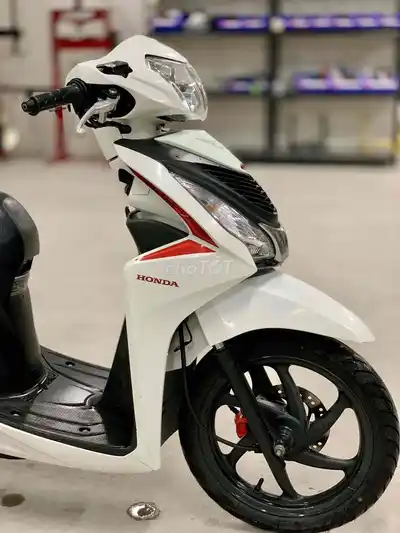 Honda Vision 2019, белый с красным, Smart Key, в отличном состоянии