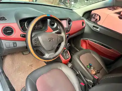 Hyundai Grand i10 Автомат 50000 км Серебристый