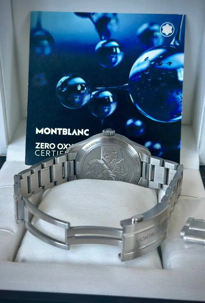 Montblanc 1858 Iced Sea Automatic Date — Zero Oxygen