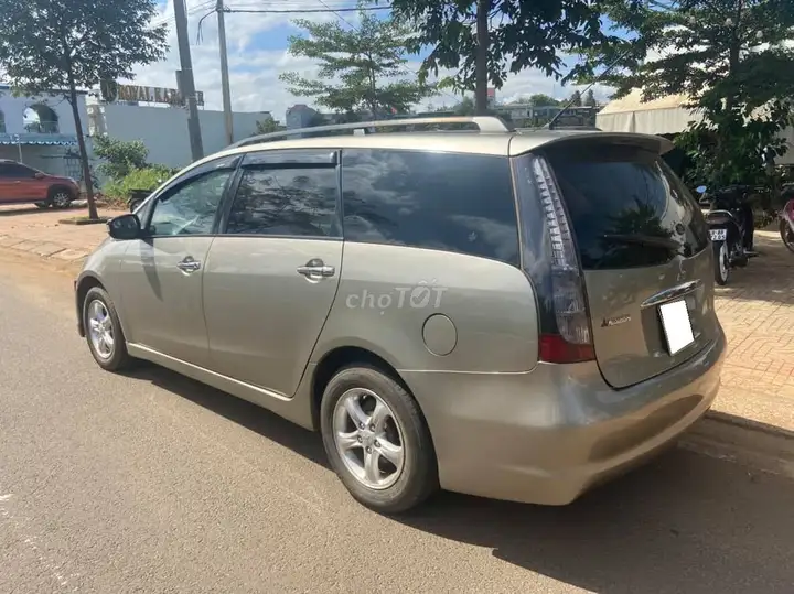 Mitsubishi Grandis 2006 автомат, серо-песочный