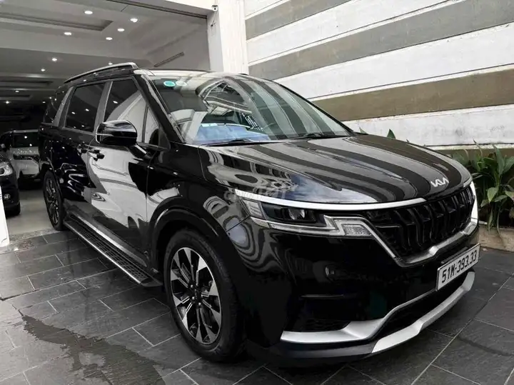KIA CARNIVAL Luxury 2022 черный